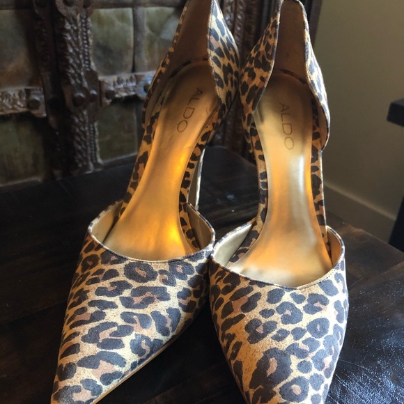 Gorgeous Suede Leopard Print Heels ♥️ - Picture 5 of 12